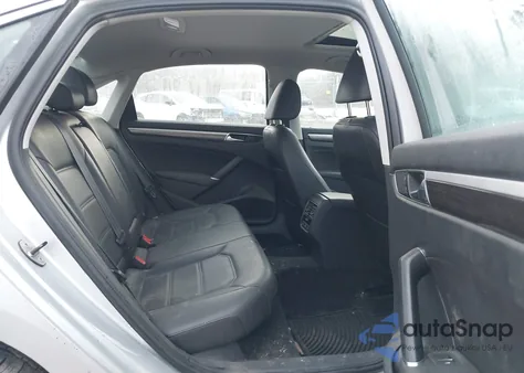 2017 Volkswagen Passat 1.8T Se z USA, uszkodzony, nr VIN 1VWGT7A39HC076198